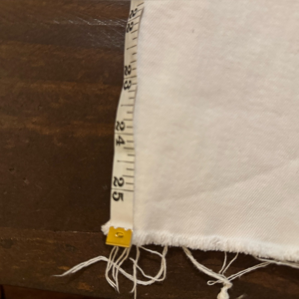 Zara Women's Cropped Frayed White Denim Jeans - Size 8 - Picture 9 of 11